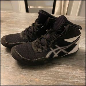 Boys ASICS wrestling shoes